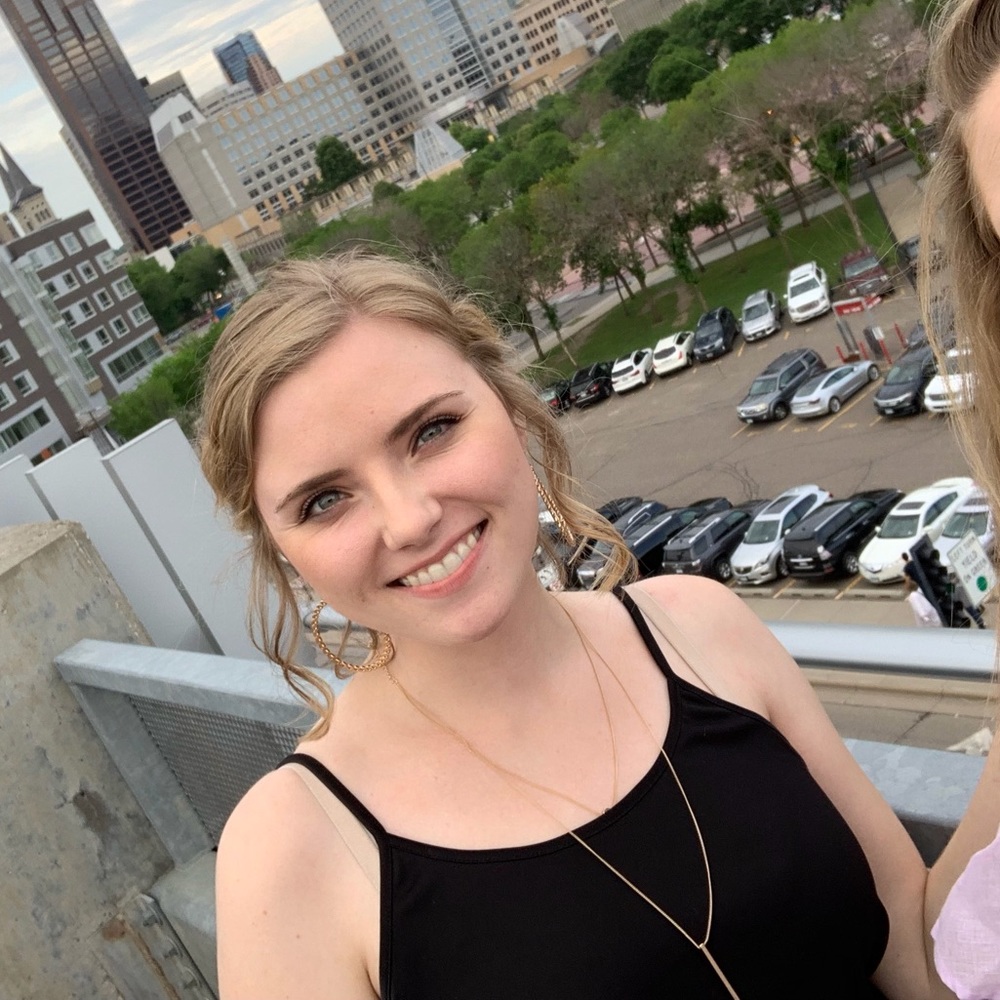 Meet your Posher, Kayla